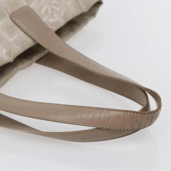 CHANEL New Travel Line Tote Bag Nylon Beige Gold CC Auth ti3466 - Picture 8 of 16